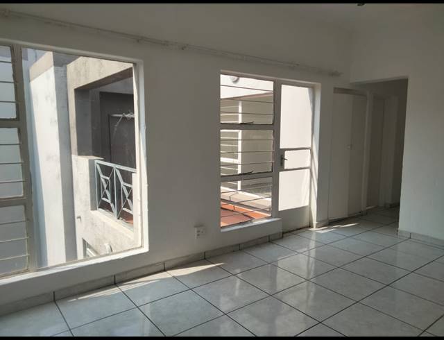 2 BEDROOM FLAT FOR SALE IN RADIOKOP